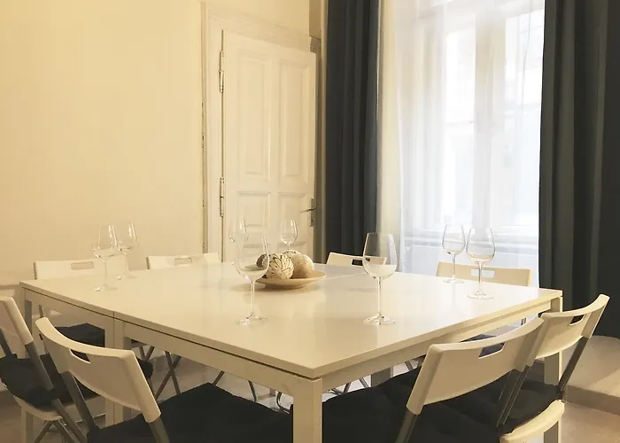 Of Apartament Budapesta